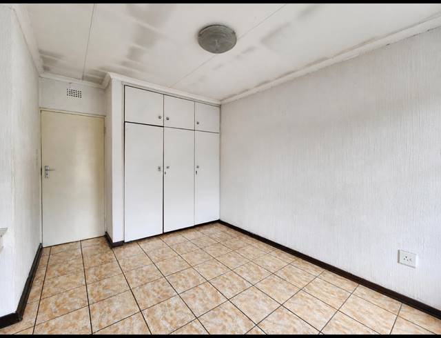 2 BEDROOM FLAT FOR SALE IN THREE RIVERS